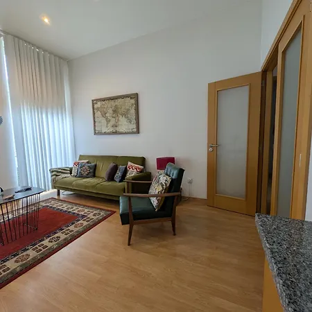 Appartement House, View Of Bolhao Market