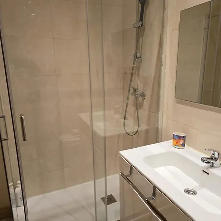 House, View Of Bolhao Market * פורטו