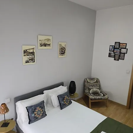 House, View Of Bolhao Market פורטו