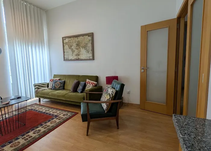 Appartement House, View Of Bolhao Market